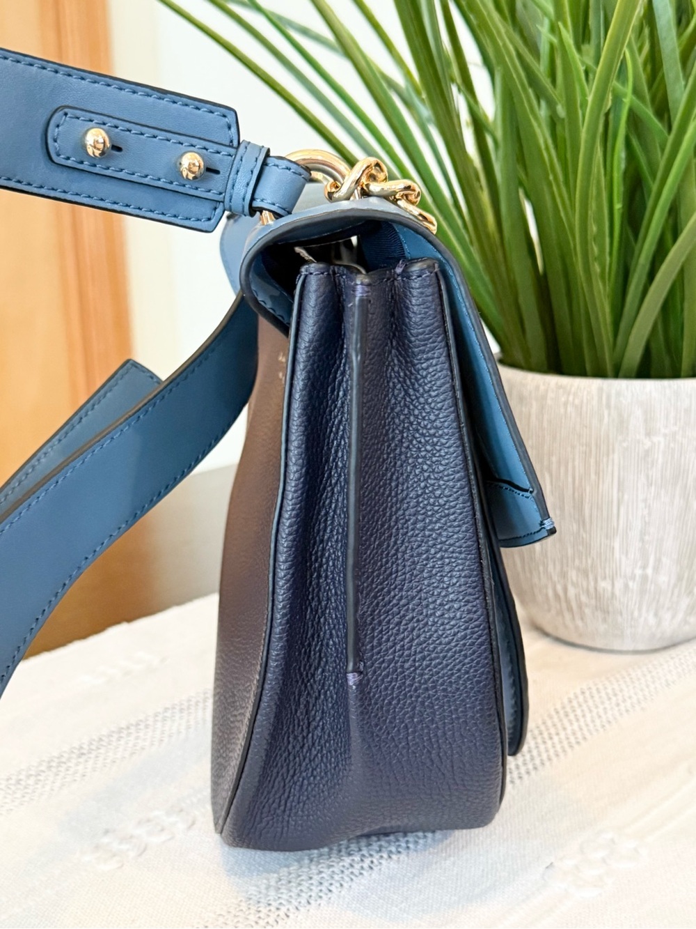 Marc Jacobs The Tuck Lock Saddle Bag - Picture 4 of 11